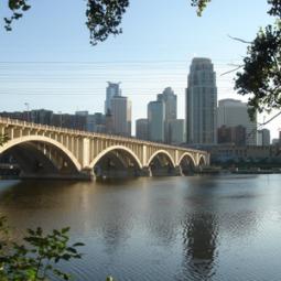 2007-07-29, Minneapolis, Vue sur le Mississipi - et un pont s'est effondré alors que nous roulions vers l'aéroport