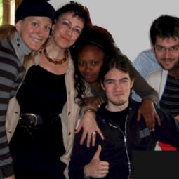 2008-05-22, Namur, avec Inma Soucase, dynamique stagiaire Eurodyssée pour Millennia2015, ainsi que ma fine équipe Virginie, Julien, Nicolas et Larissa