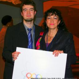 2012-12-04, Paris, UNESCO, Conférence internationale Millennia2015, avec l'efficace collaboration de mon fils Julien Destatte, photographe bénévole de Millennia2015
