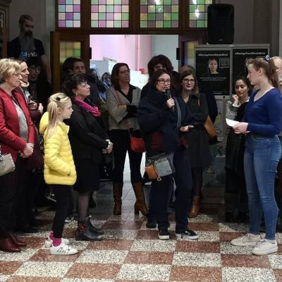 Dialogue entre une étudiante et Mme Corinne Lalière