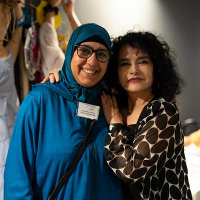 Fatouch Seghrouchni, artiste, et Roxana Alvarado, Art-thérapeute au Collectif des Femmes et 
